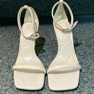 Zara heels
Sizzle:9
Color:cream